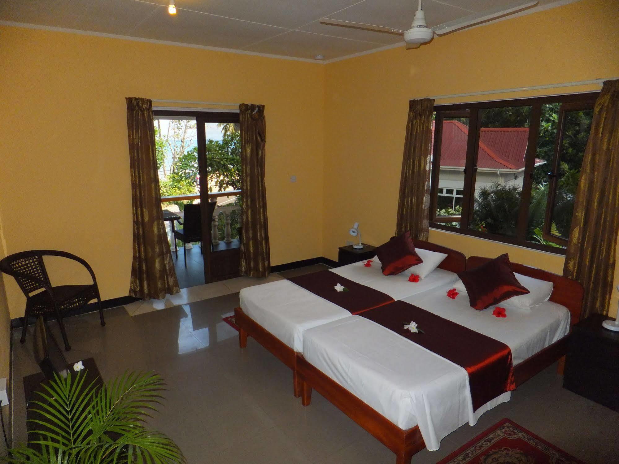 Georgina'S Cottage Beau Vallon  Exteriör bild